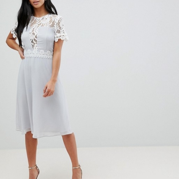 Elise Ryan Dresses & Skirts - ELISE RYAN Petite Lace Panel Midi Dress